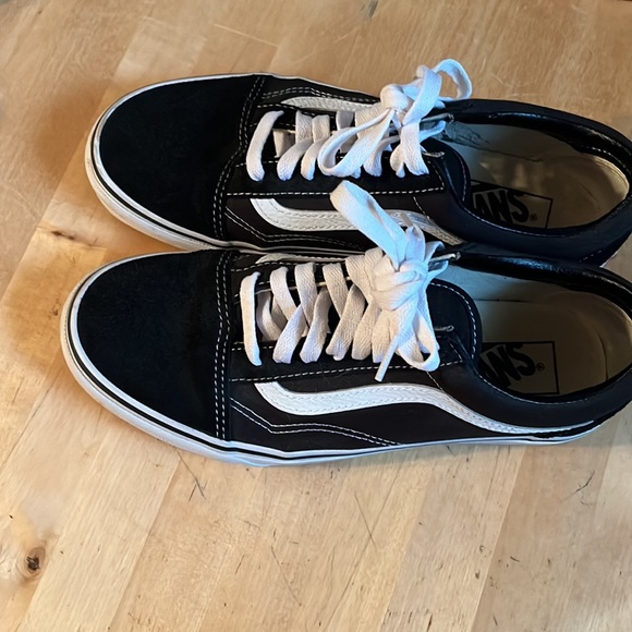 Vans - Picture 5 of 8